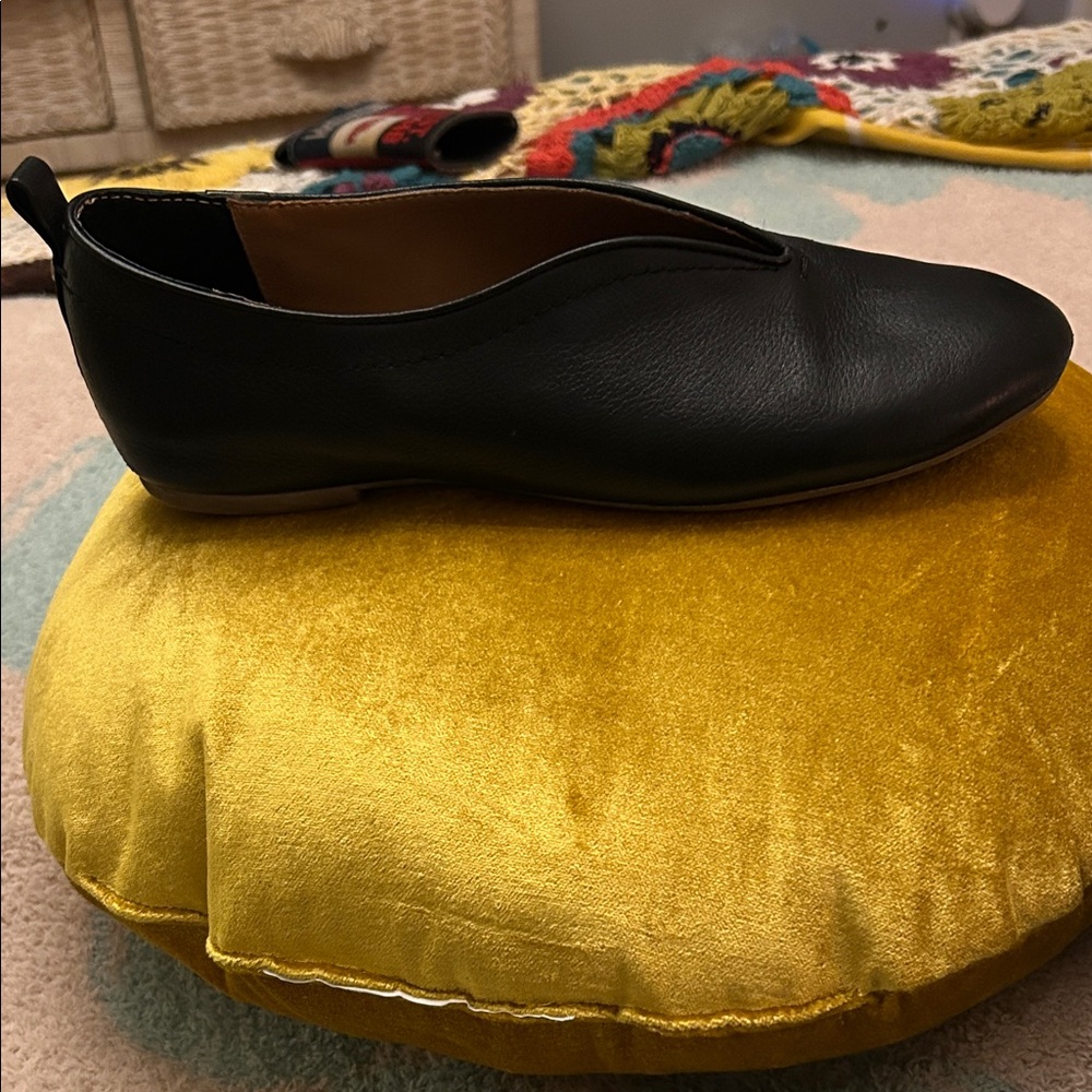 Elegant Black Leather Loafers for Women's excellent shape - Picture 3 of 9